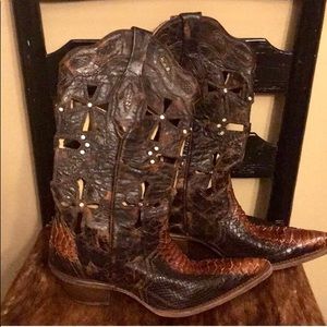Corral boots